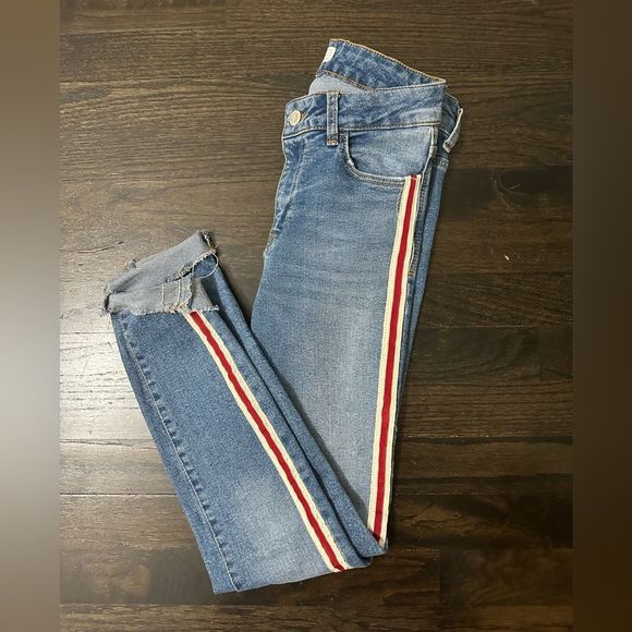 Zara Jeans with Red and White Striped Ribbon - Picture 2 of 3